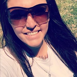 Meet your Posher, Candace